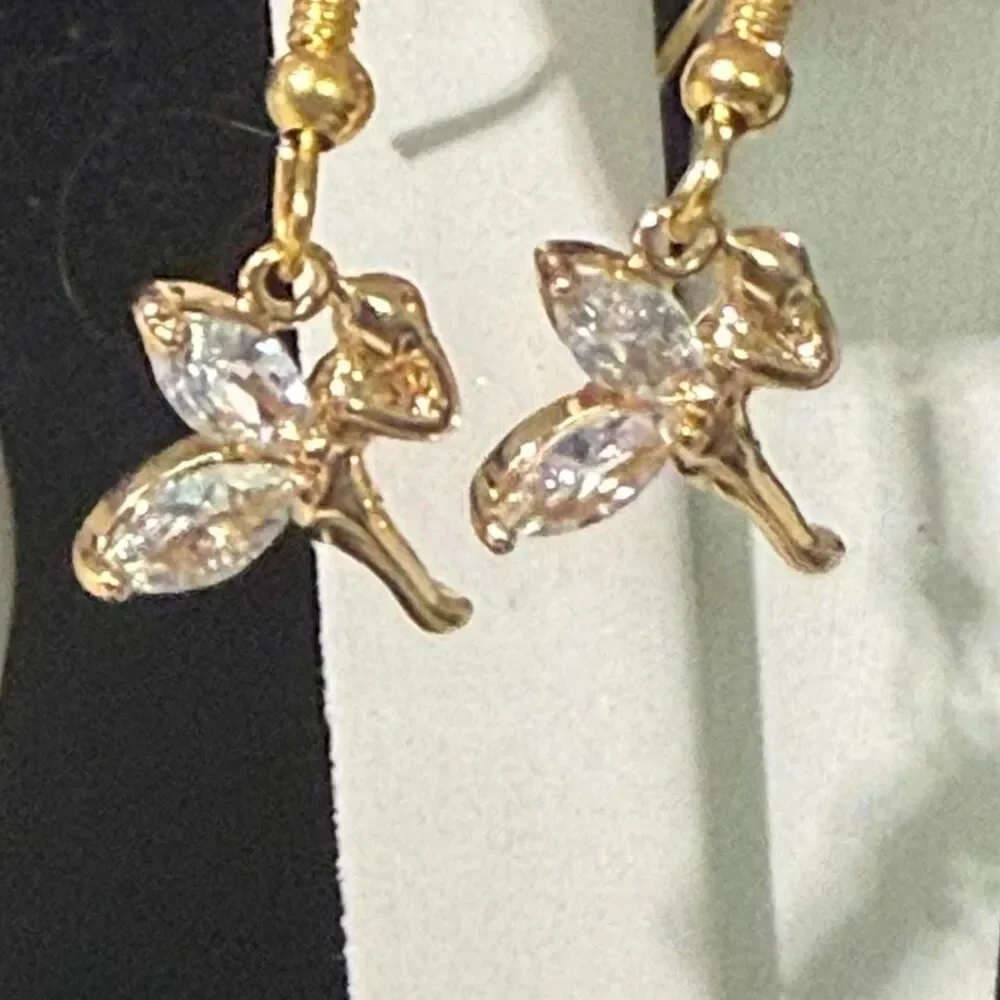 Source Unknown gold tone